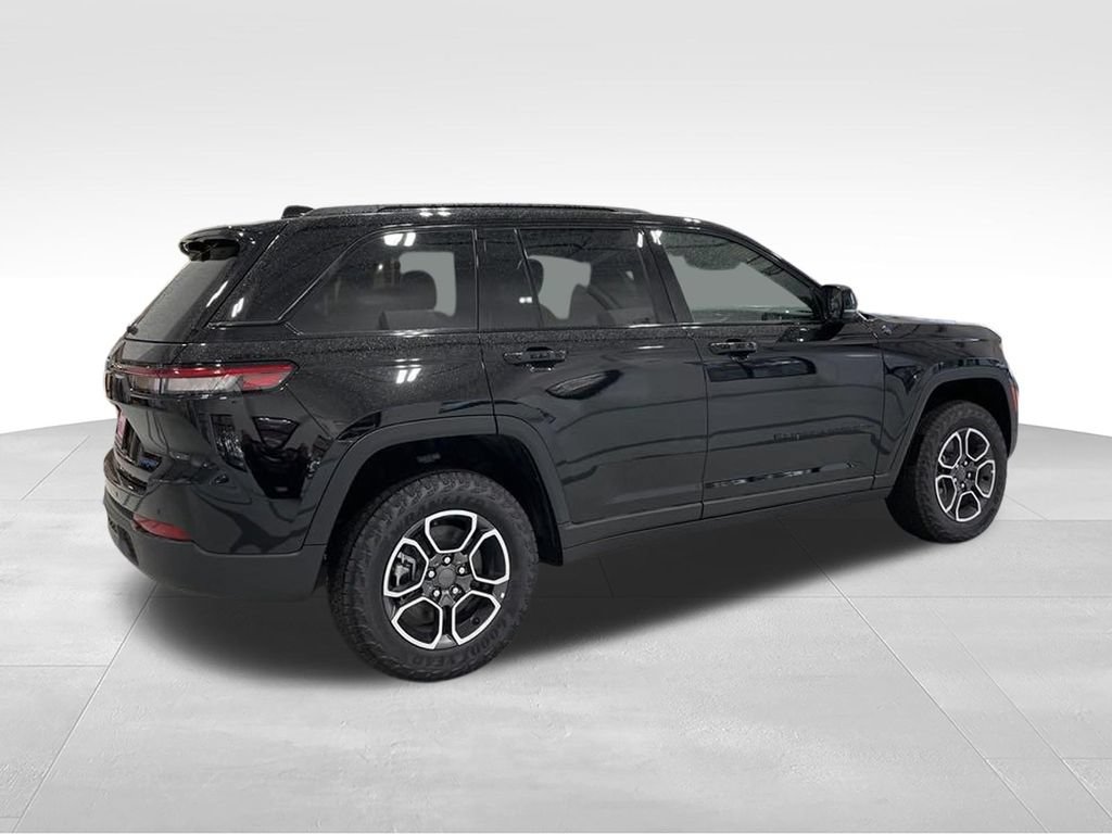 New 2024 Jeep Grand Cherokee Trailhawk w/ Advanced Protech Group II AWD/4WD image 4