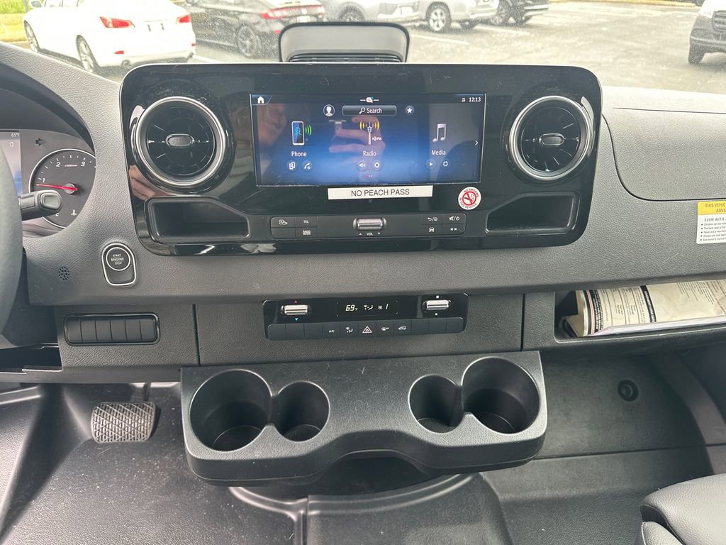 Used 2025 Mercedes-Benz Sprinter 2500 image 36