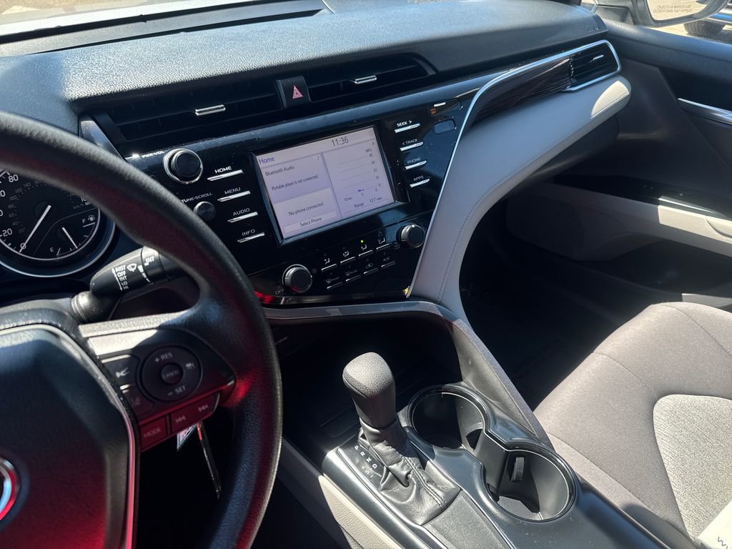 Used 2018 Toyota Camry LE FWD image 20