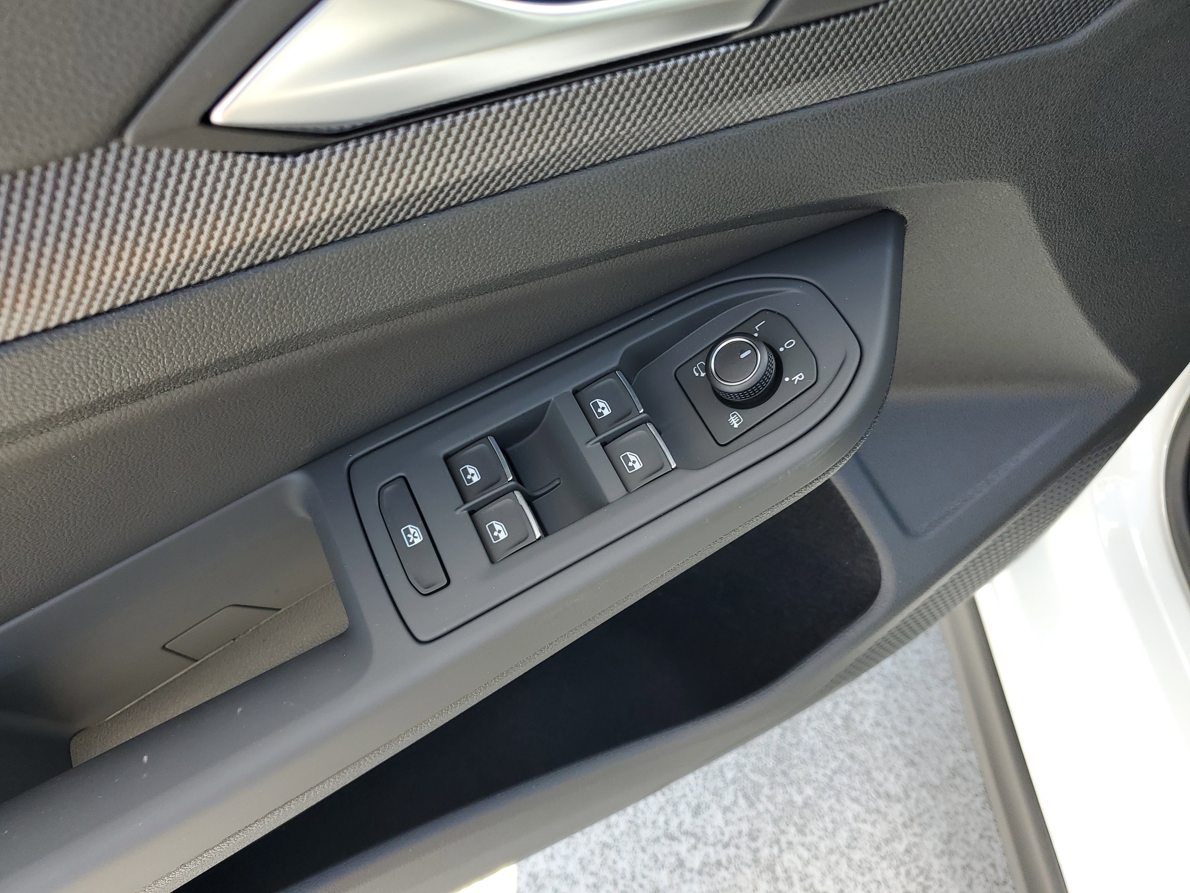 New 2025 Volkswagen GTI SE image 13