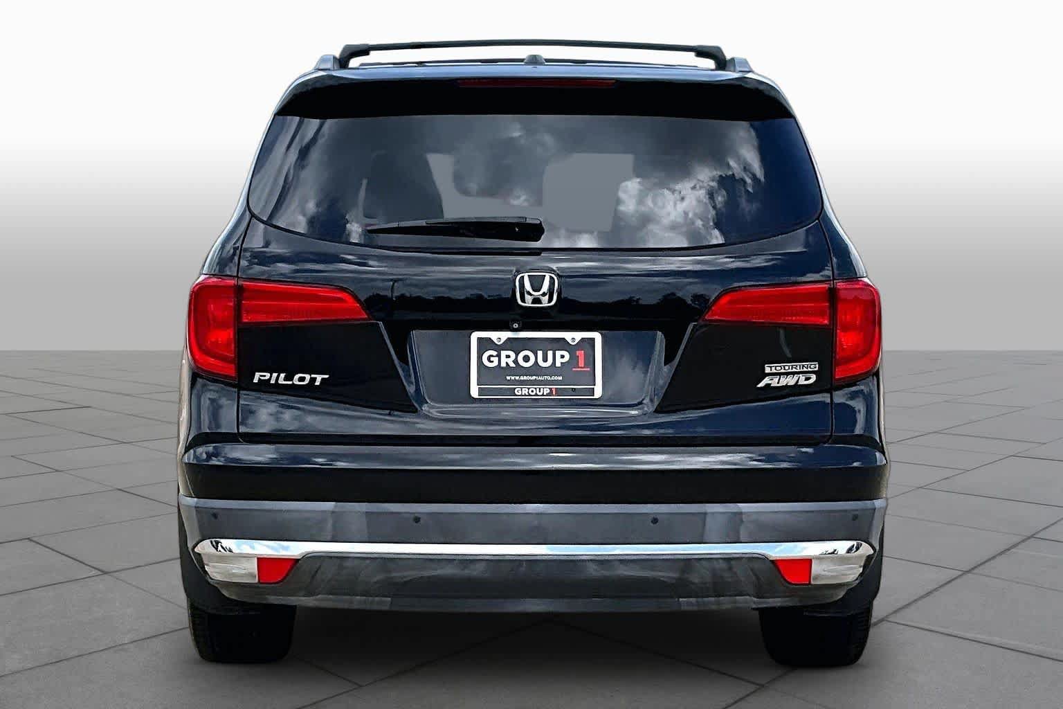 Used 2018 Honda Pilot Touring image 5