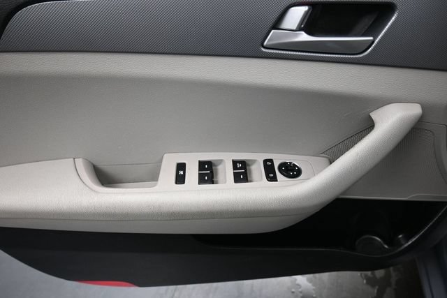 Used 2017 Hyundai Sonata SE FWD image 13