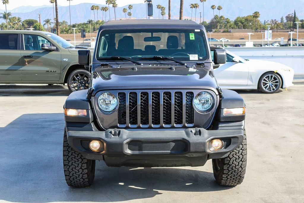 Used 2020 Jeep Gladiator Sport w/ Quick Order Package 24S AWD/4WD image 3