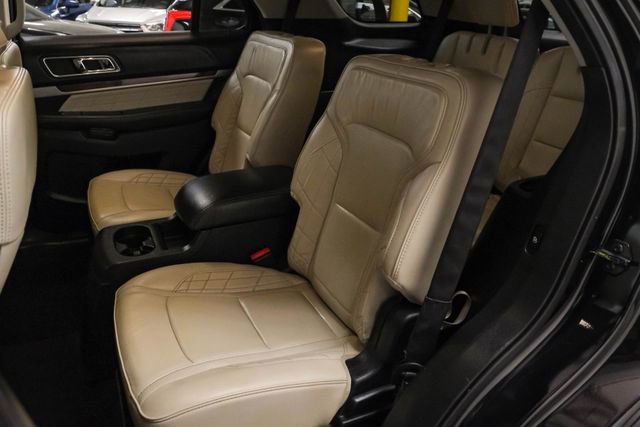 Used 2018 Ford Explorer Platinum image 36
