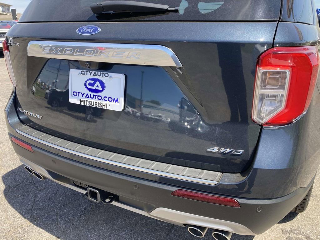 Used 2023 Ford Explorer Platinum w/ Technology Package AWD/4WD image 11