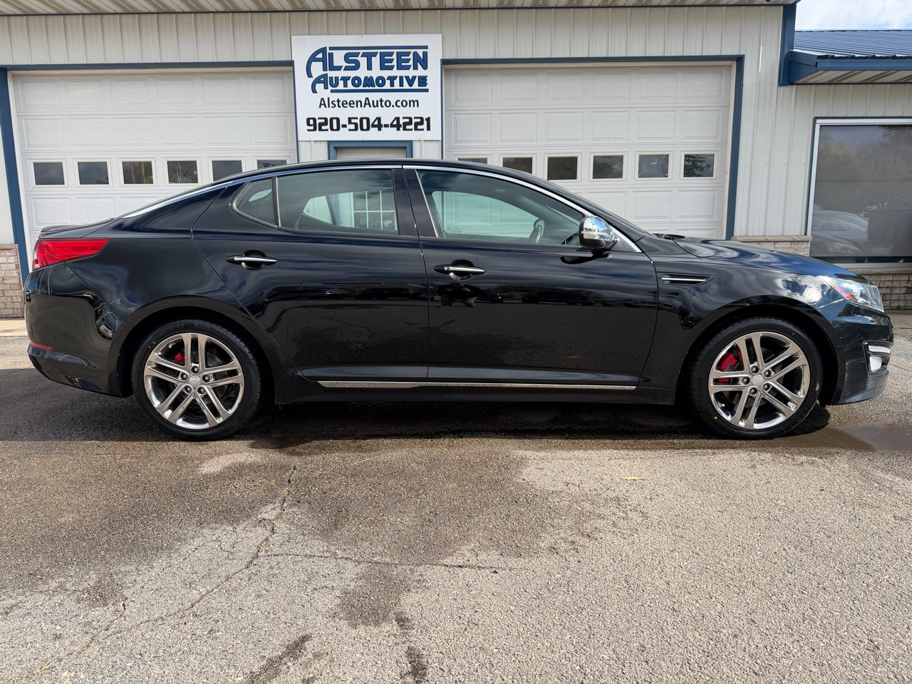 Used 2013 Kia Optima SX w/ Chrome Limited Pkg image 2
