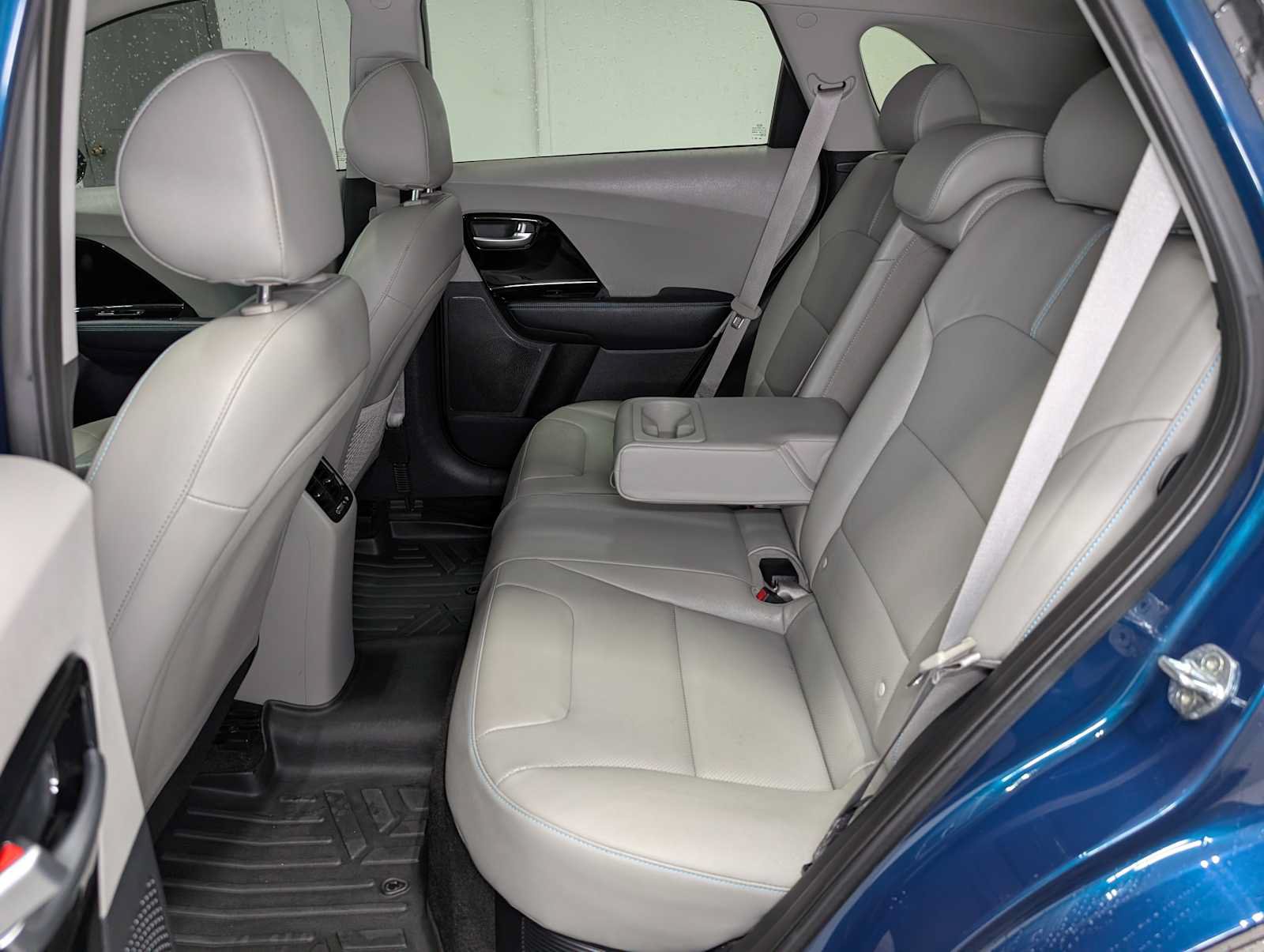 Used 2020 Kia Niro EX Premium FWD image 18