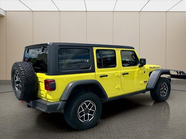 Used 2024 Jeep Wrangler Unlimited Rubicon AWD/4WD image 3
