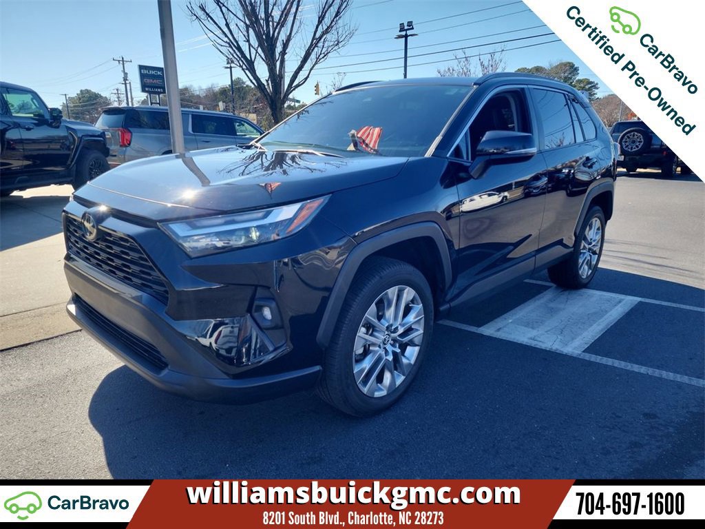 Used 2023 Toyota RAV4 XLE Premium image 5