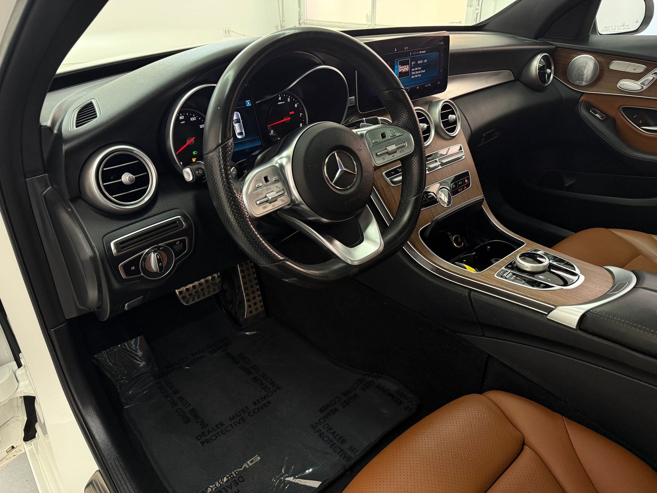 Used 2019 Mercedes-Benz C 300 Sedan image 4