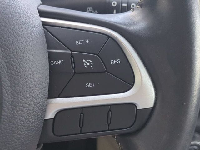 Used 2019 Jeep Compass Latitude w/ Popular Equipment Group FWD image 25