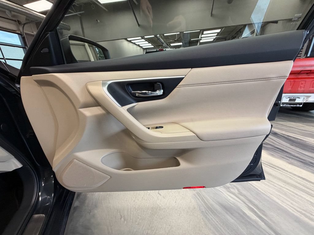 Used 2017 Nissan Altima 3.5 SL w/ 3.5SL Technology Package FWD image 41