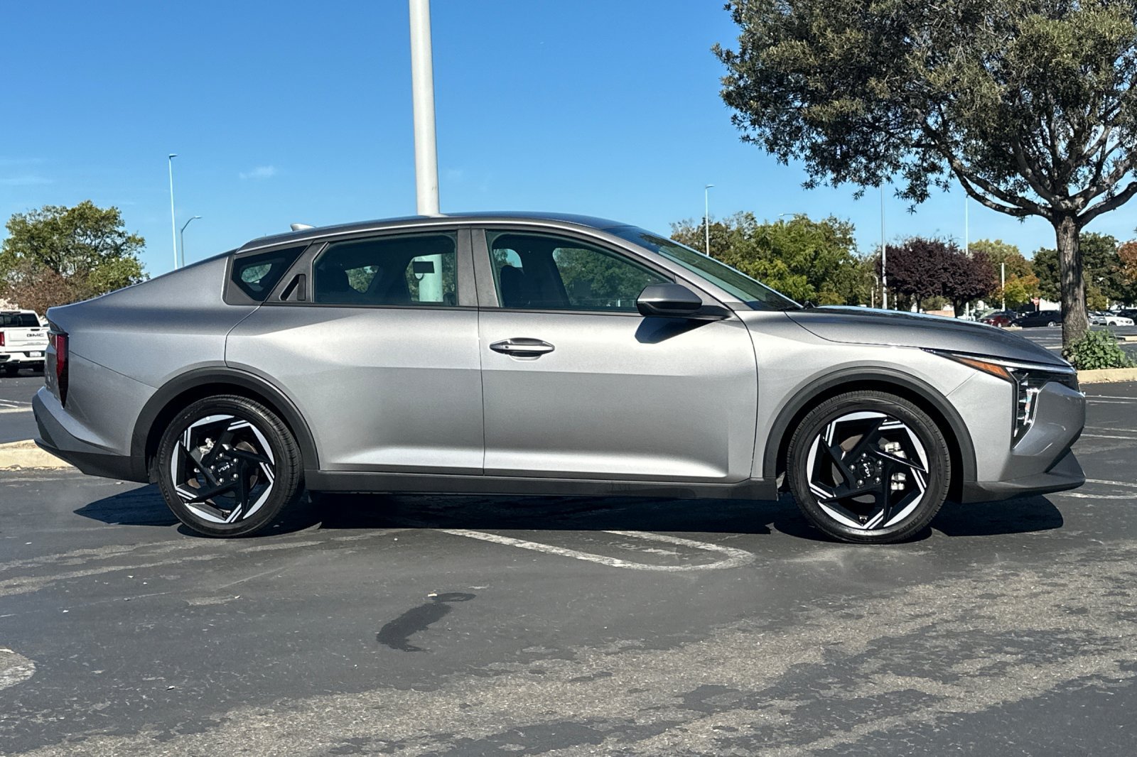 Used 2025 Kia K4 EX FWD image 3