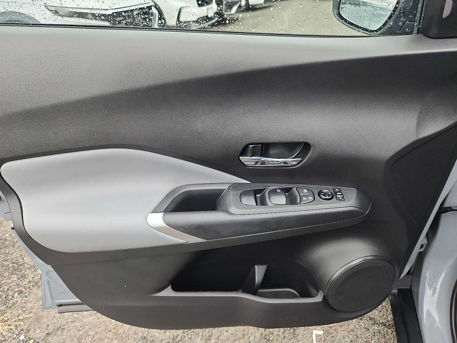 Used 2023 Nissan Kicks SR w/ SR Premium Package FWD image 12