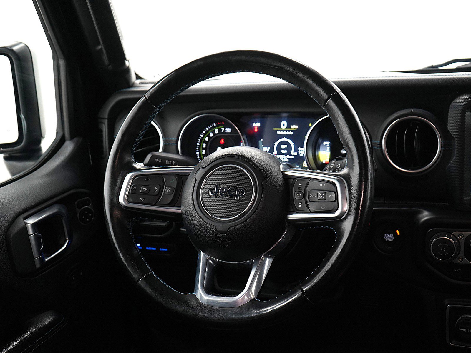 Used 2022 Jeep Wrangler Unlimited Rubicon 4xe w/ Steel Bumper Group image 14