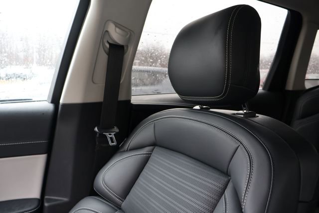 Used 2025 Lincoln Nautilus Reserve AWD/4WD image 11