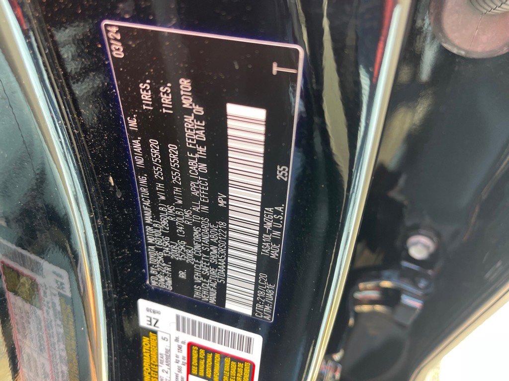 Used 2024 Toyota Grand Highlander Limited image 11