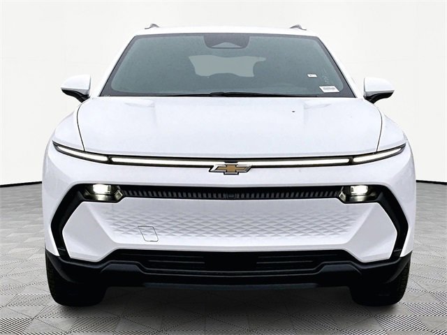 New 2026 Chevrolet Equinox EV LT image 2