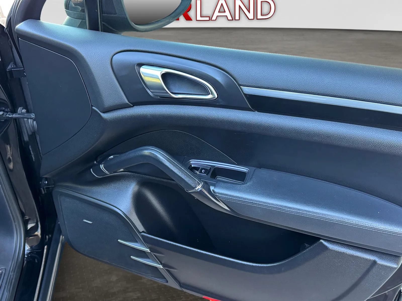 Used 2011 Porsche Cayenne AWD/4WD image 23