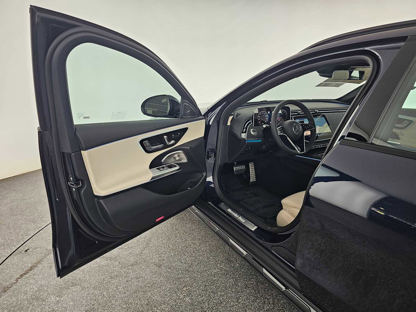 New 2026 Mercedes-Benz E 450 4MATIC All-Terrain Wagon image 22