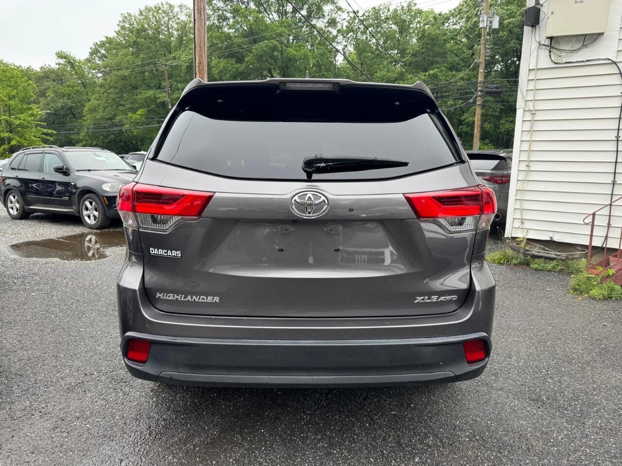 Used 2019 Toyota Highlander XLE image 12