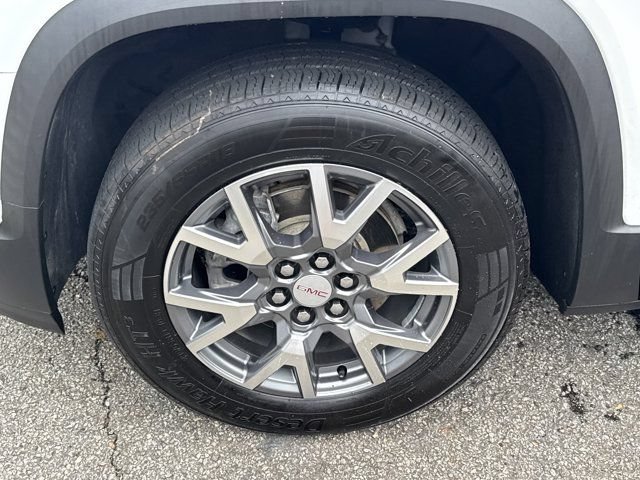 Used 2023 GMC Acadia SLT FWD image 11