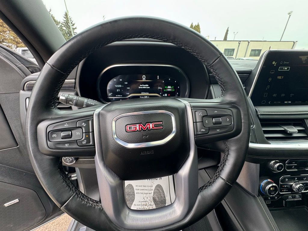 Used 2024 GMC Yukon SLT w/ SLT Luxury Package image 21