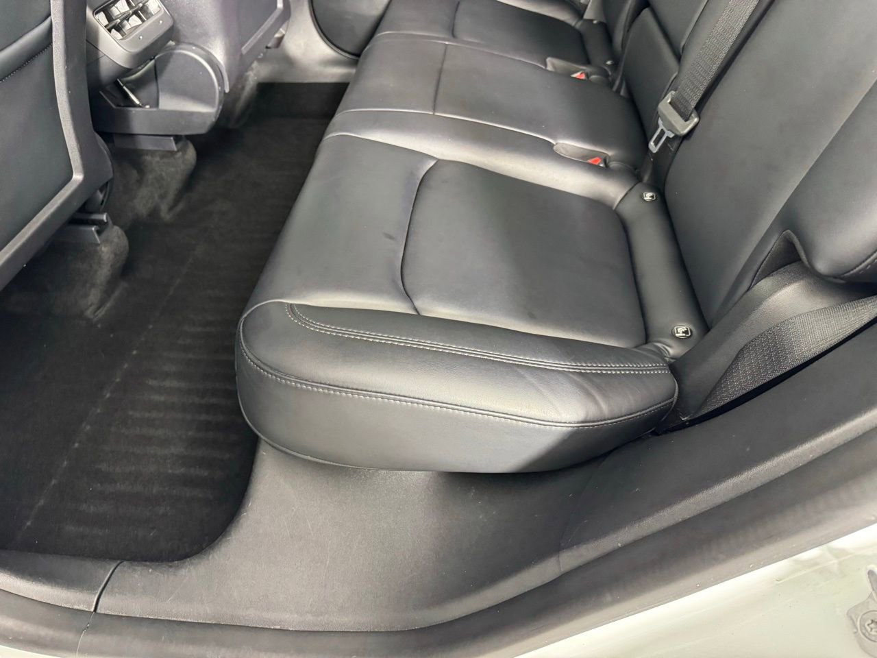 Used 2022 Tesla Model Y Long Range image 23