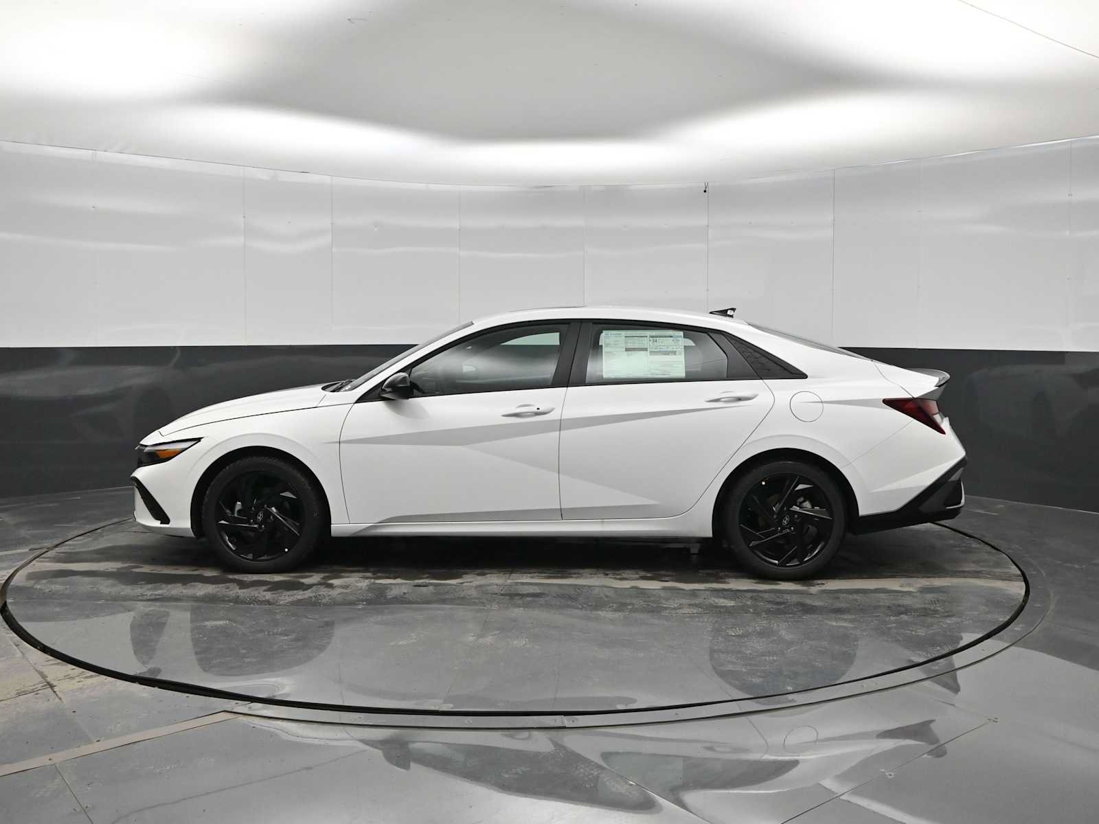 New 2026 Hyundai Elantra SEL Sport FWD image 5