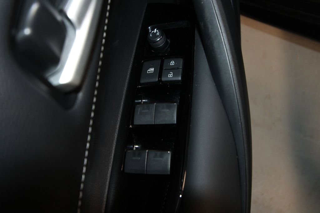 Used 2024 Toyota Corolla SE FWD image 6