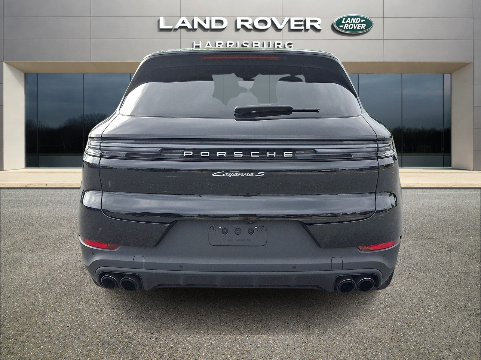 Used 2024 Porsche Cayenne S AWD/4WD image 3
