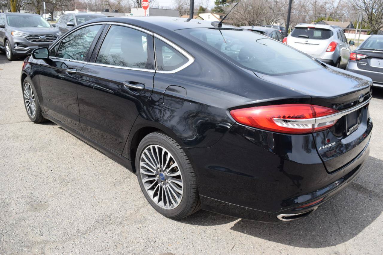 Used 2017 Ford Fusion SE w/ Fusion SE Technology Package FWD image 8