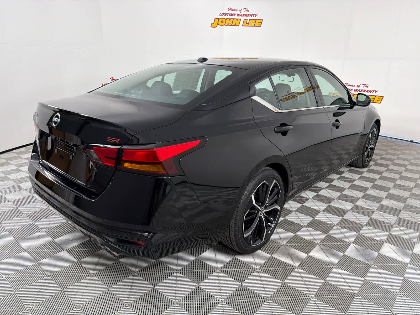 Used 2025 Nissan Altima 2.5 SR image 6