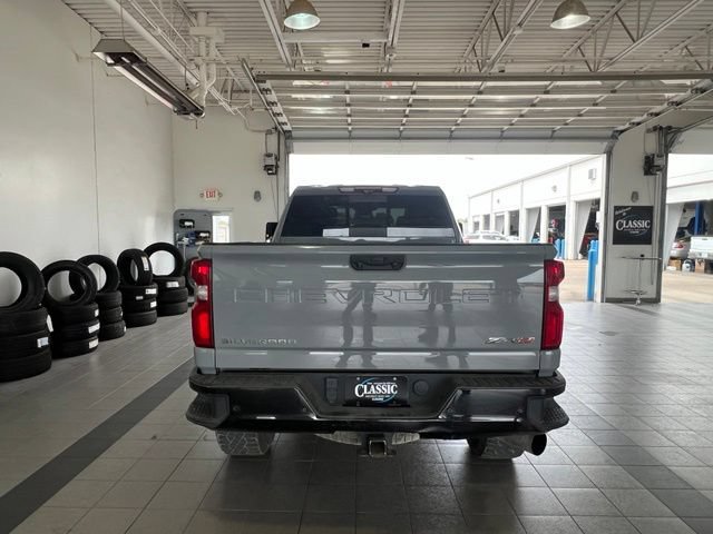 Used 2024 Chevrolet Silverado 2500 ZR2 w/ Technology Package AWD/4WD image 5
