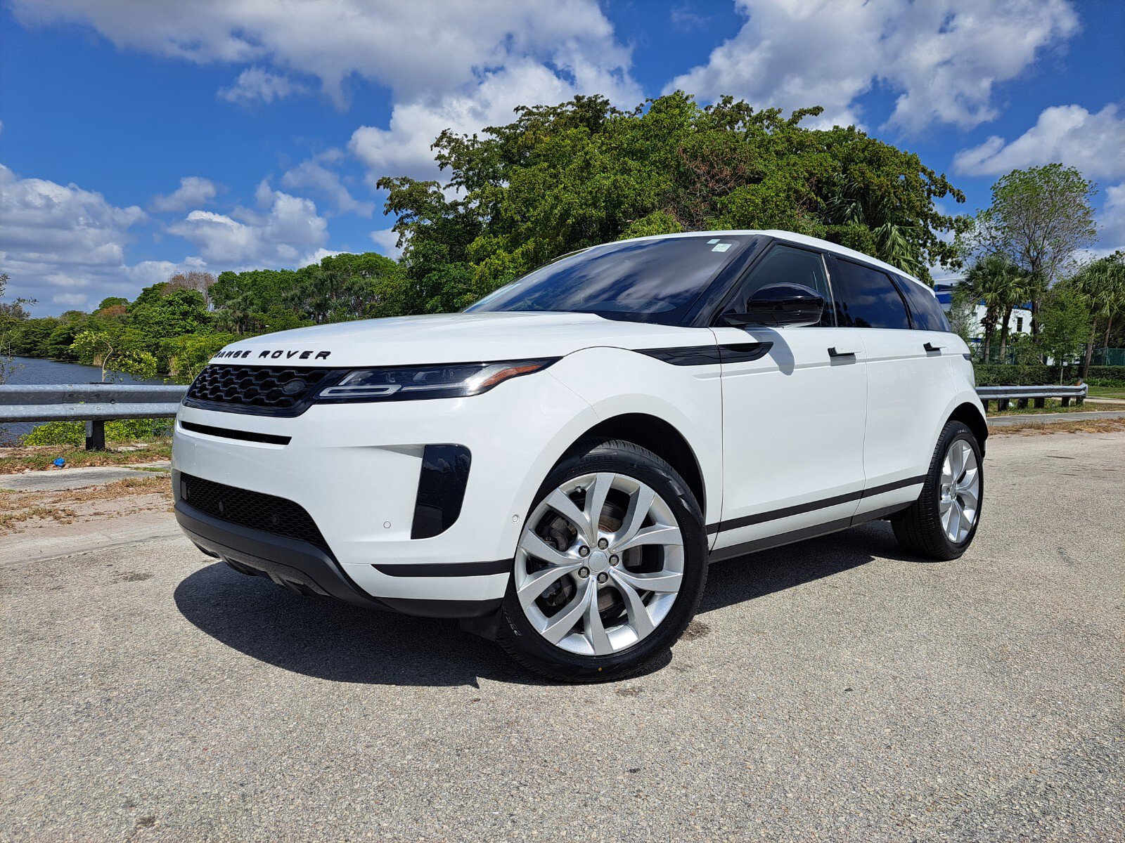 Used 2020 Land Rover Range Rover Evoque SE