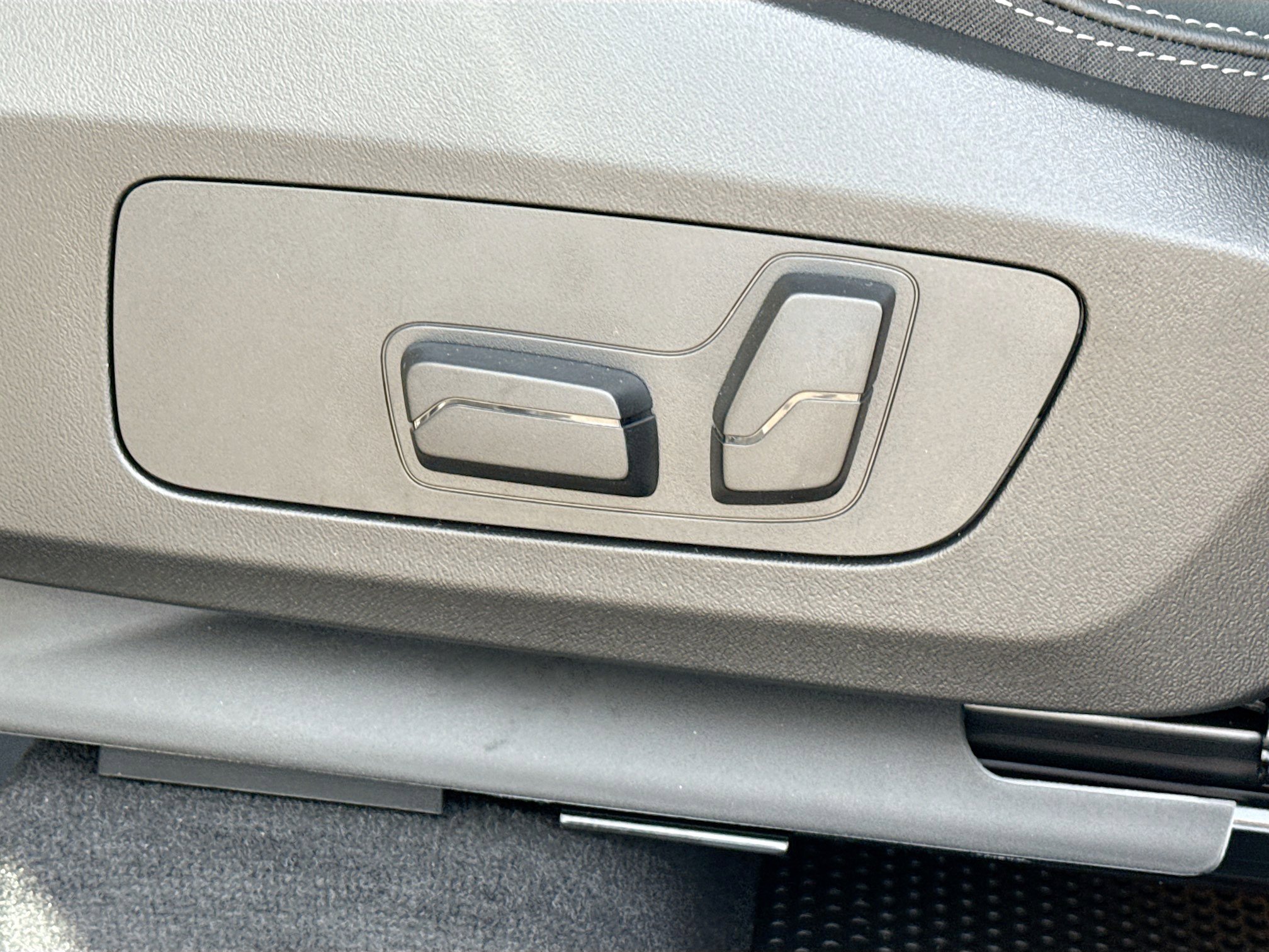 New 2026 BMW X1 xDrive28i w/ Technology Package image 25