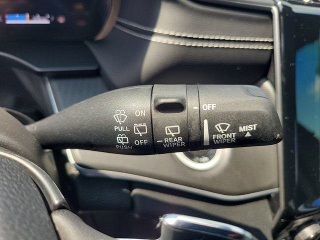 Used 2024 Jeep Grand Cherokee Altitude AWD/4WD image 18