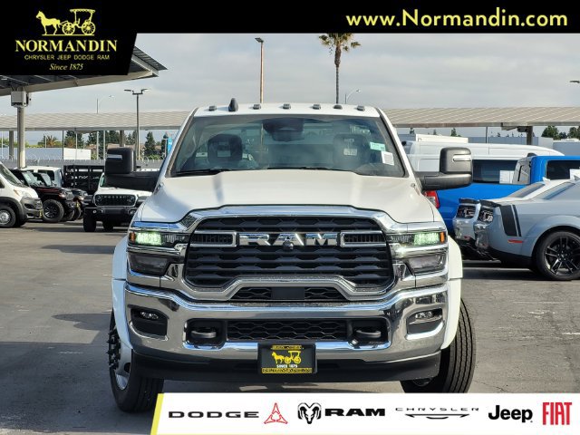 New 2025 RAM 4500 4x4 Regular Cab DRW image 2
