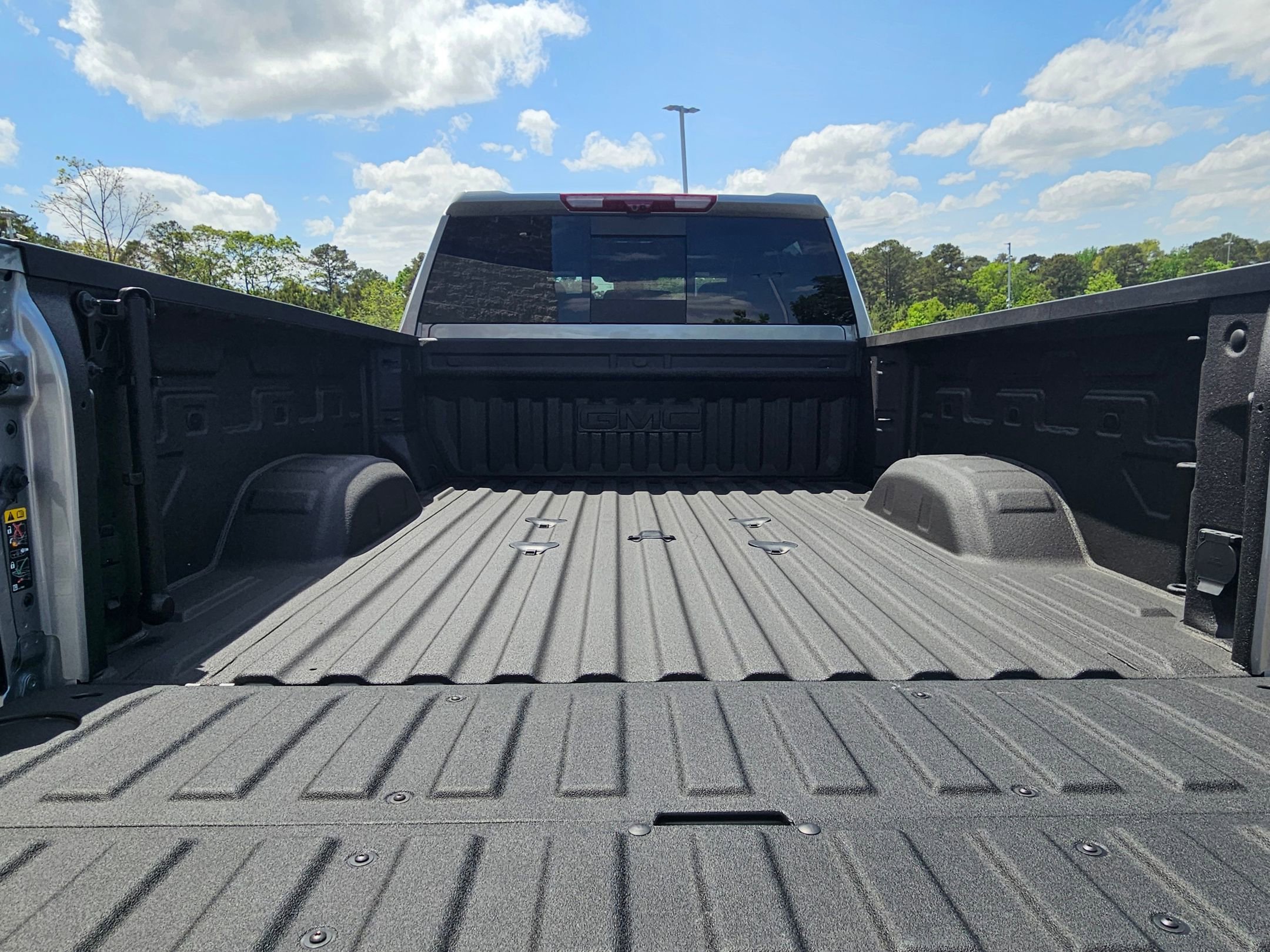 Used 2025 GMC Sierra 2500 AT4X AWD/4WD image 29