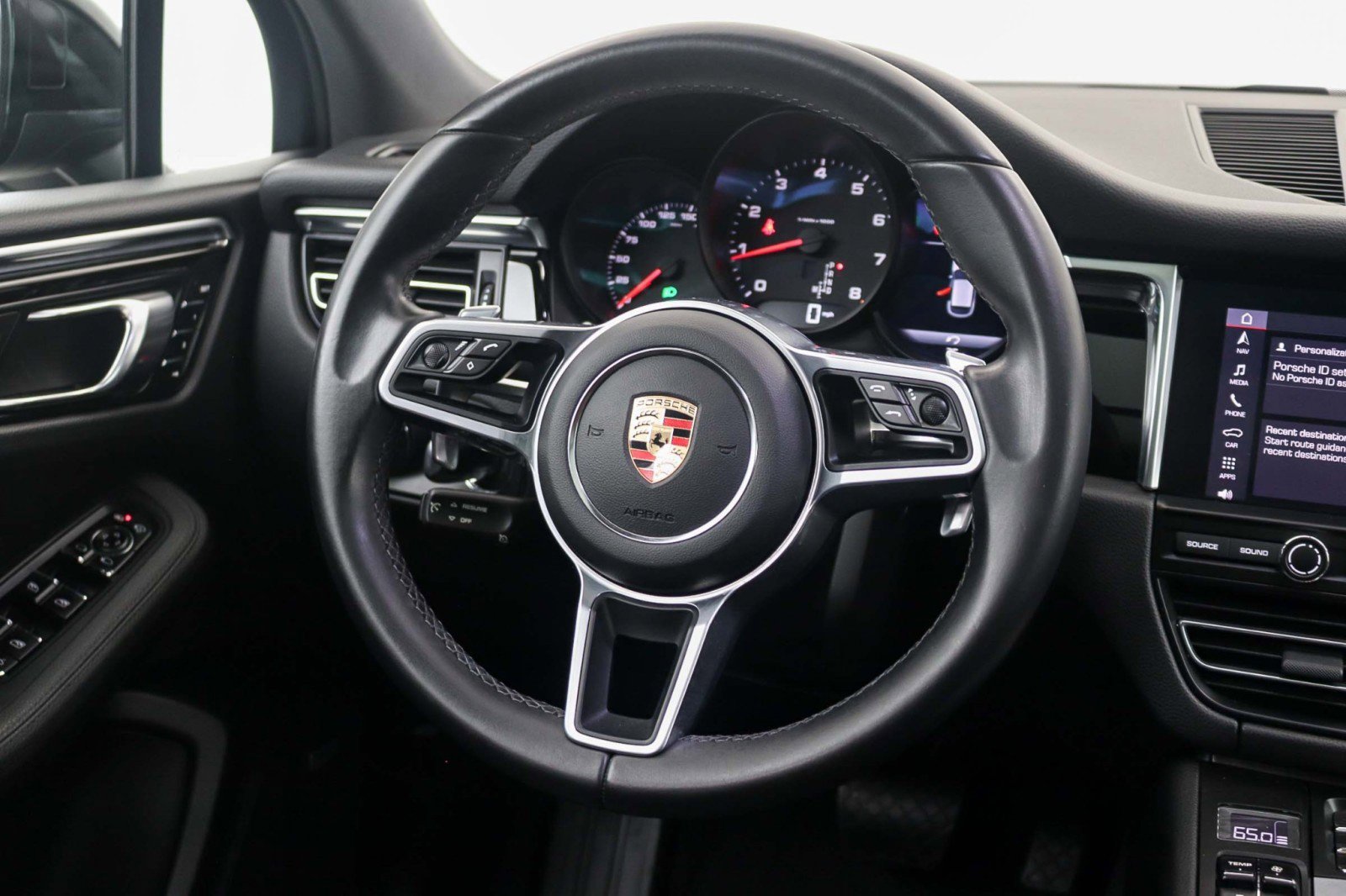 Used 2021 Porsche Macan AWD/4WD image 21