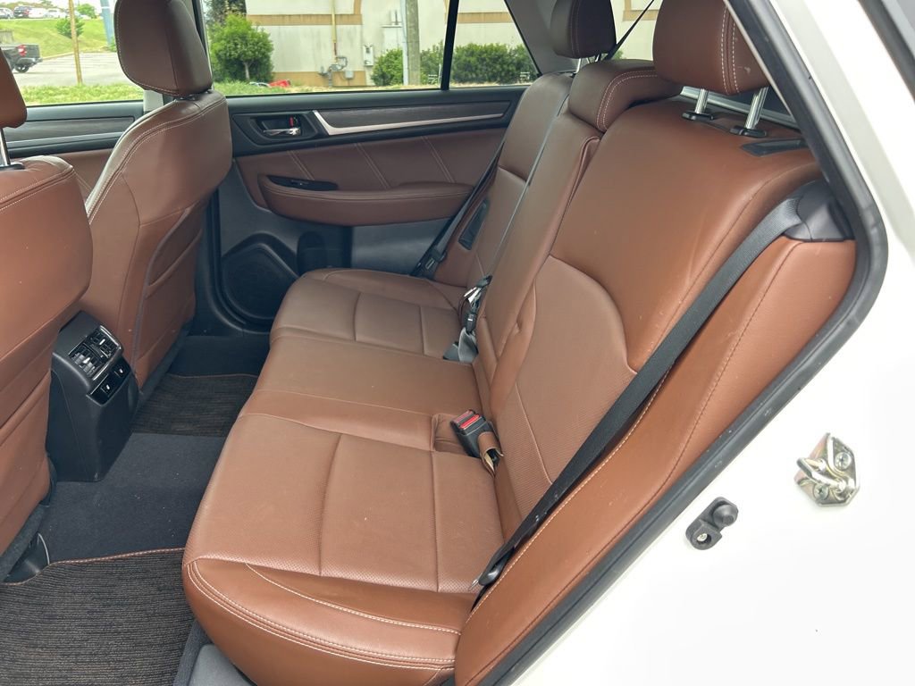 Used 2017 Subaru Outback 2.5i Touring w/ Popular Package #5A image 17