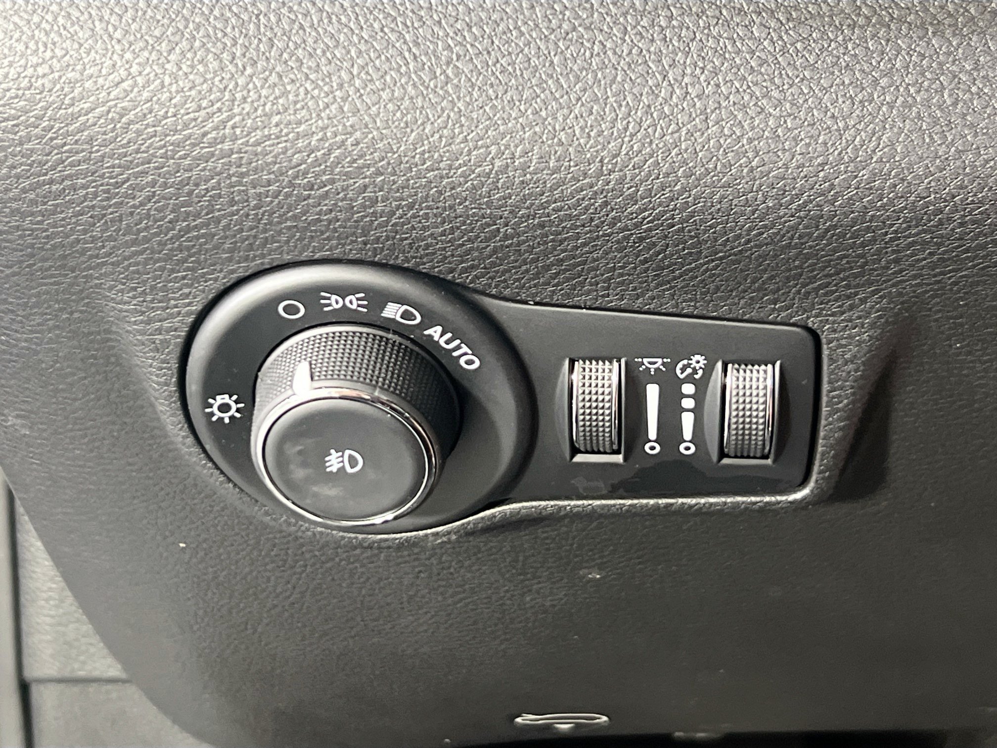 Used 2023 Jeep Compass Limited AWD/4WD image 10