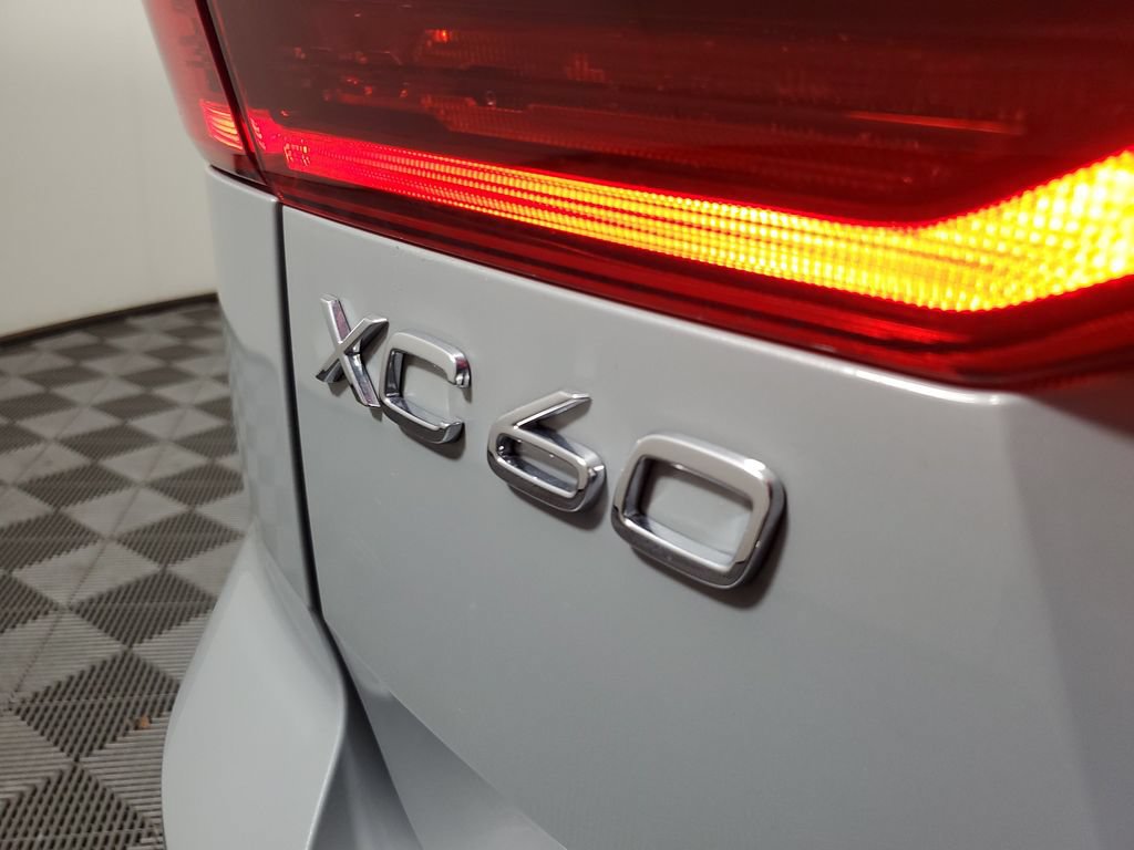 Certified 2026 Volvo XC60 B5 Core AWD/4WD image 10