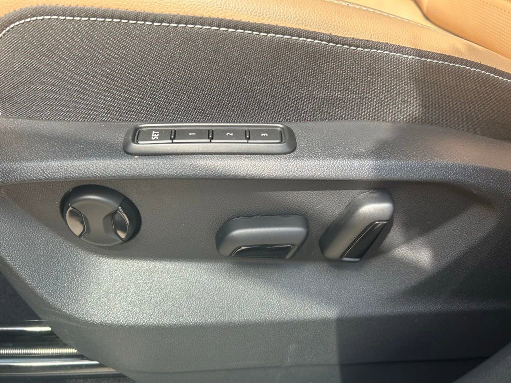 Certified 2024 Volkswagen Atlas Cross Sport SEL R-Line image 60