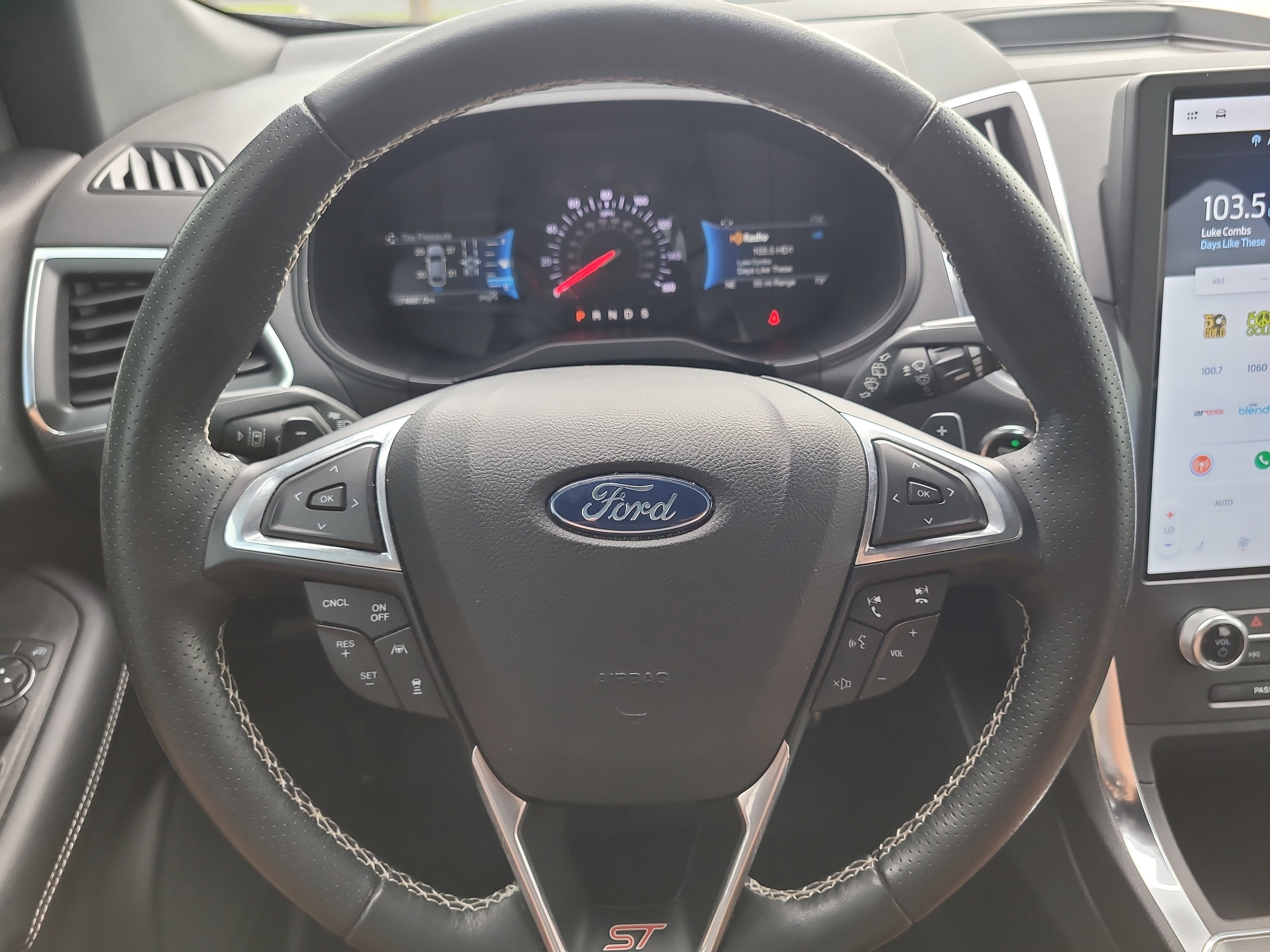 Used 2022 Ford Edge ST AWD/4WD image 32