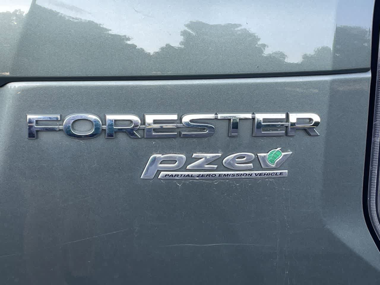Used 2017 Subaru Forester 2.5i Premium AWD/4WD image 36