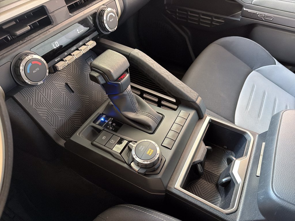 Used 2025 Toyota Tacoma TRD Sport AWD/4WD image 24