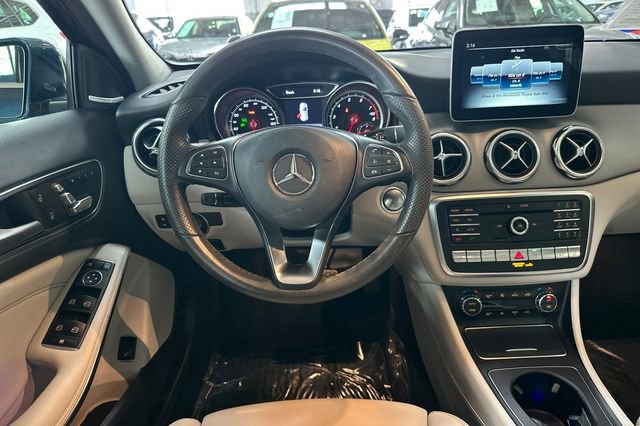 Used 2019 Mercedes-Benz GLA 250 4MATIC image 17