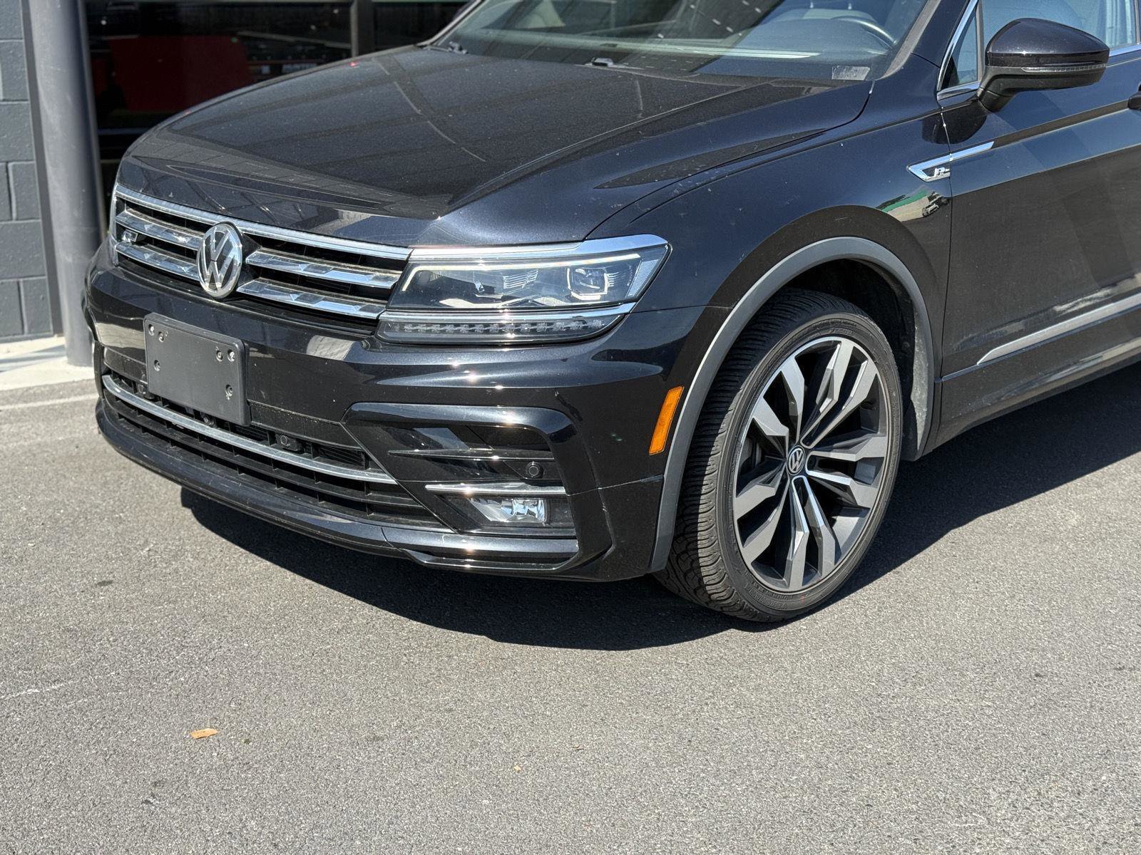 Used 2021 Volkswagen Tiguan SEL Premium R-Line w/ 3rd Row Seat Package AWD/4WD image 6