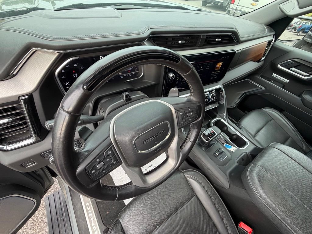 Used 2025 GMC Sierra 1500 Denali w/ Technology Package AWD/4WD image 12